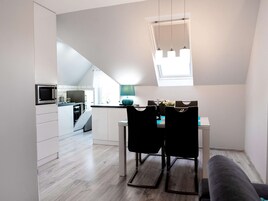 Apartment | Dining