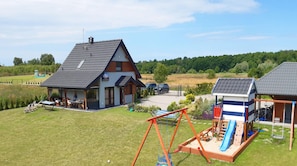 Garden - Large, Comfortable Holiday Home, Sauna, Jacuzzi (Mielno)