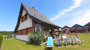 Exterior - Large, Comfortable Holiday Home, Sauna, Jacuzzi (Mielno)