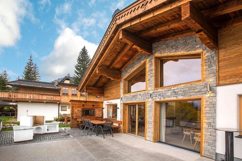 Chalet in Konigsleiten With Mountain Views & Spa