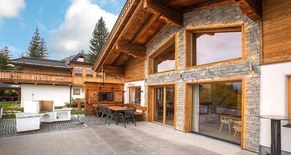 Chalet in Konigsleiten With Mountain Views & Spa