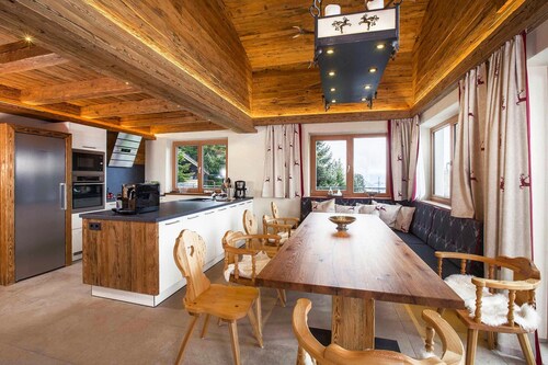 Chalet in Konigsleiten With Mountain Views & Spa