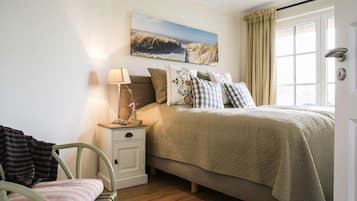 House | 3 bedrooms, individually furnished