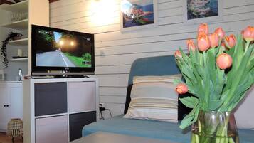 3 bedrooms, bed sheets