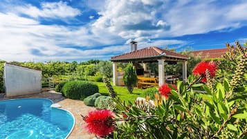 Apartment | Pool | Outdoor pool, a heated pool