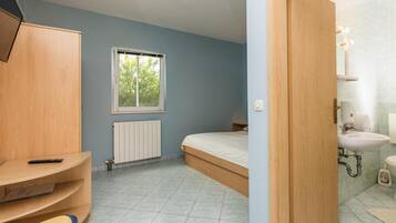 Apartment | Bathroom | Shower