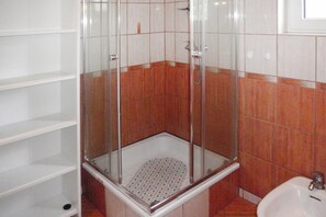 House | Bathroom