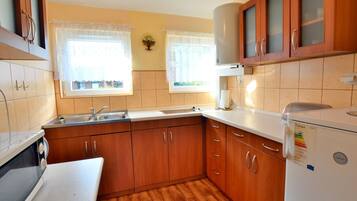 House | Private kitchen | Electric kettle, toaster