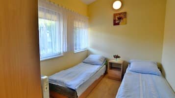 House | 2 bedrooms, individually furnished, iron/ironing board, bed sheets