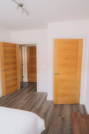 2 bedrooms, iron/ironing board, WiFi, bed sheets - SASO APARTMENTS 2 Bedroom apartment, in the famous Birmingham Jewellery Quarter. (Birmingham)