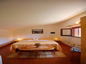 2 habitaciones y muebles diferentes