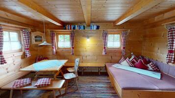 Chalet | 2 bedrooms, individually furnished, bed sheets