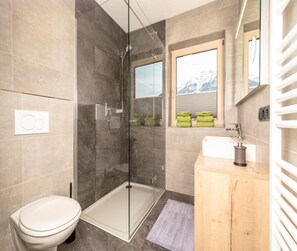 Bathroom - Penthouse in Strass Near Zillertal Alps (Strass im Zillertal)