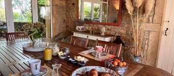 DOMAINE DES FRANCHISES Bed and Breakfast - Beaujolais Pierres dorées