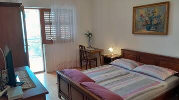 Apartment | 2 bedrooms, individually furnished, bed sheets
