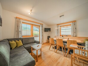 Apartment | Living room - Apartment in Brixen Near Wilder Kaiser Gondola (Brixen im Thale)