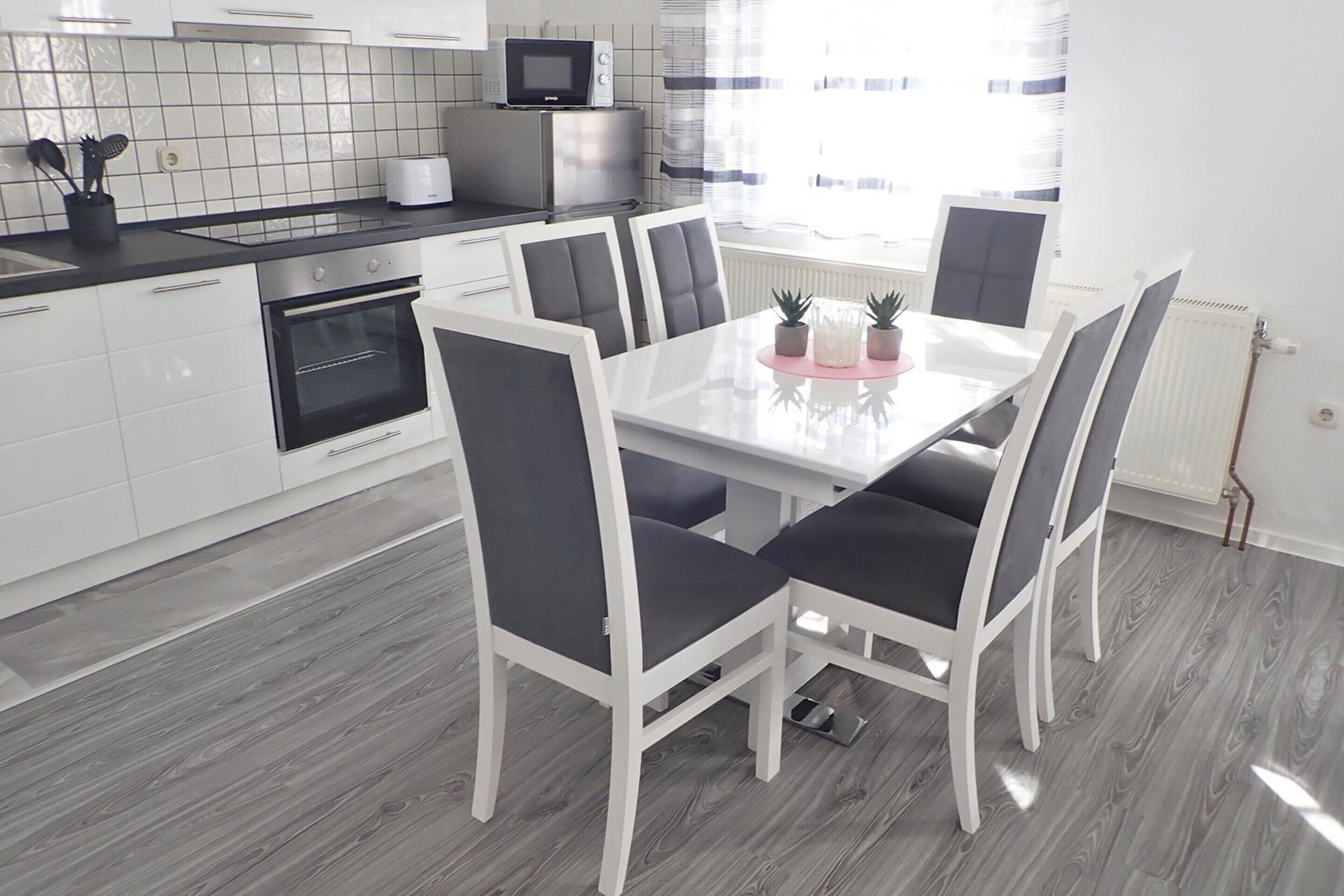 Apartment | Eigene Küche | Kühlschrank