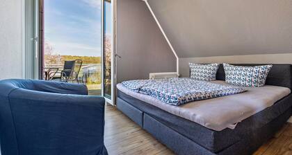 Apartment by Lake Muritz With Marina Views