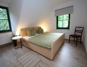 Rumah | 2 kamar tidur dan dilengkapi dengan perabotan berbeda-beda