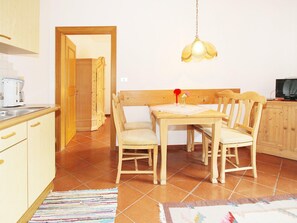Apartment | Dining