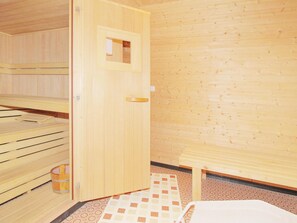 Apartment | Sauna - Apartment in Latsch With Indoor Pool & Garden (Laces)