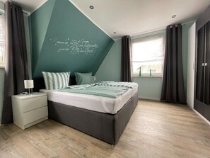 3 habitaciones y muebles diferentes 