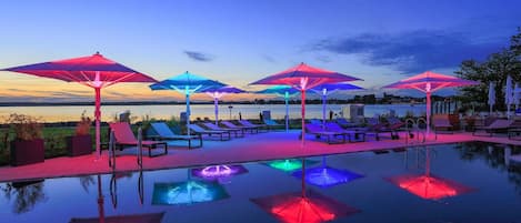 Apartment | Pool | Outdoor pool, a heated pool