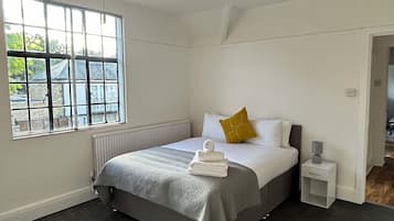 Apartment | Iron/ironing board, cribs/infant beds, free WiFi, bed sheets