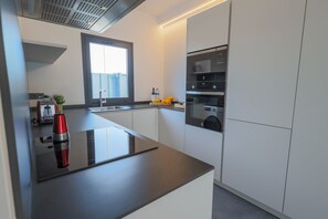 Fridge, microwave, oven, dishwasher - Villas Divela/ Ocean View / Private & Heated Pool (Punta De Abona)