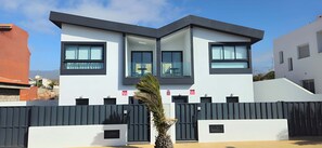 Exterior - Villas Divela/ Ocean View / Private & Heated Pool (Punta De Abona)