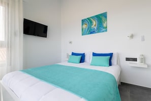 2 bedrooms, iron/ironing board, travel cot, free WiFi