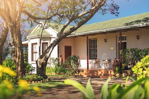 Front of property - temba private game reserve (Makhanda)