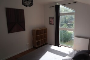 3 Schlafzimmer, BĂŒgeleisen/BĂŒgelbrett, WLAN, BettwĂ€sche