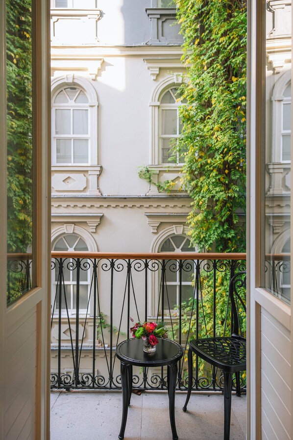 Street view - Casa Foscolo Hotel, Istanbul, a Member of Design Hotels (Istanbul)