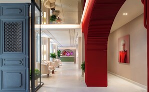 Lobby lounge