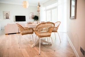 Apartment | 2 bedrooms - 2BR Palm Jumeirah With Beach Access Complimentary Golf (Dubai)