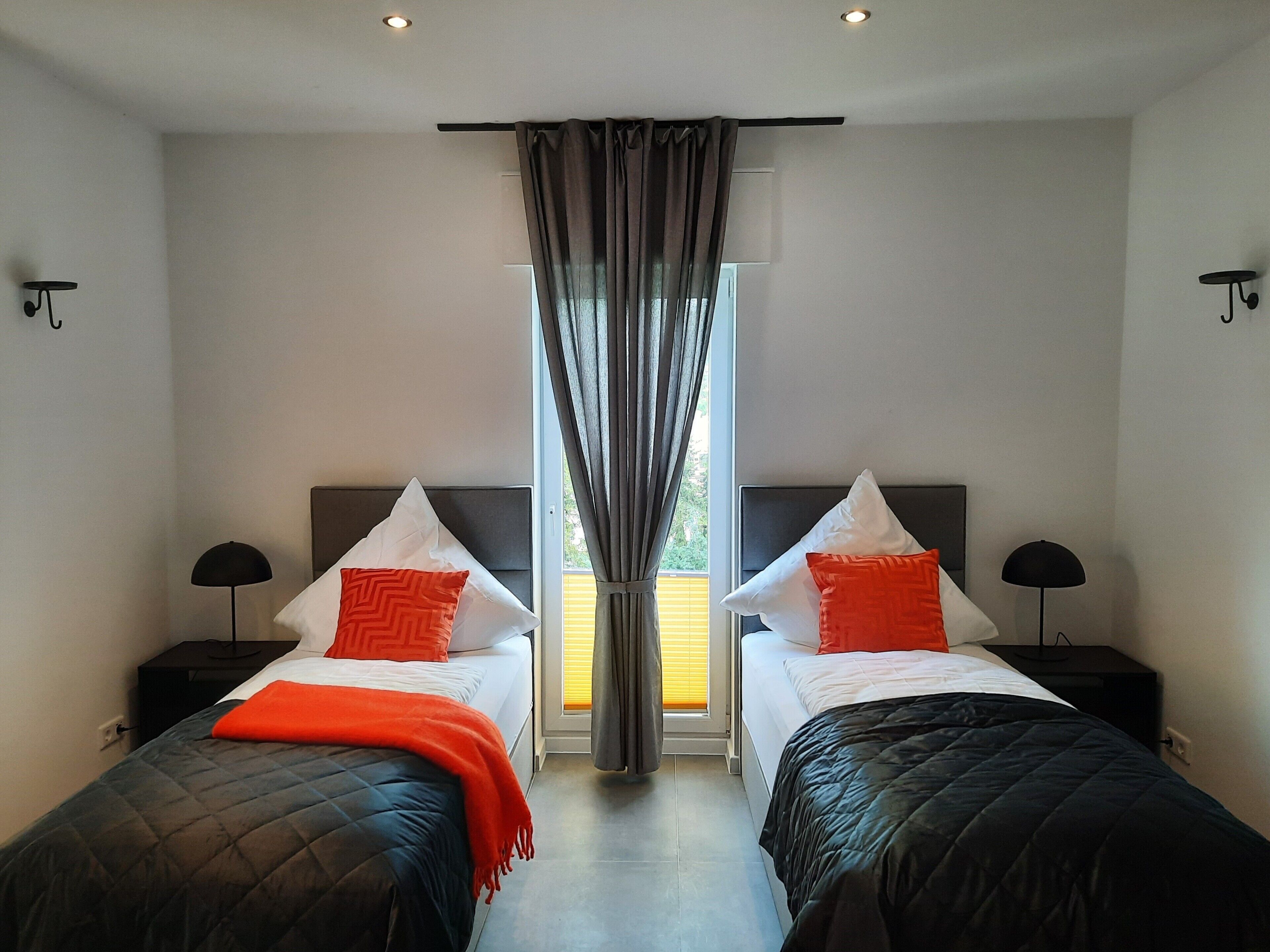 2 bedrooms, desk, iron/ironing board, free WiFi