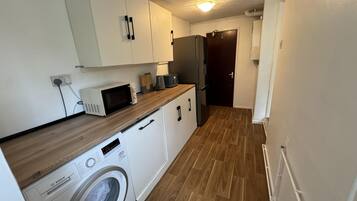 Rumah | Dapur pribadi | Lemari es, microwave, oven, dan kompor