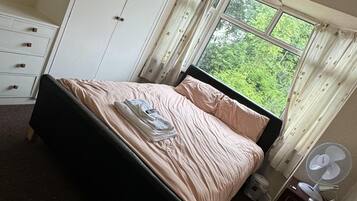House | 3 bedrooms, free WiFi, bed sheets