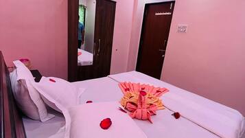 Standard Double Room | Egyptian cotton sheets, premium bedding, soundproofing, bed sheets