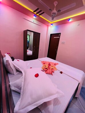 Standard Double Room | Egyptian cotton sheets, premium bedding, soundproofing, bed sheets