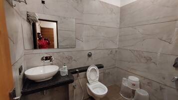 Premium Double Room | Bathroom