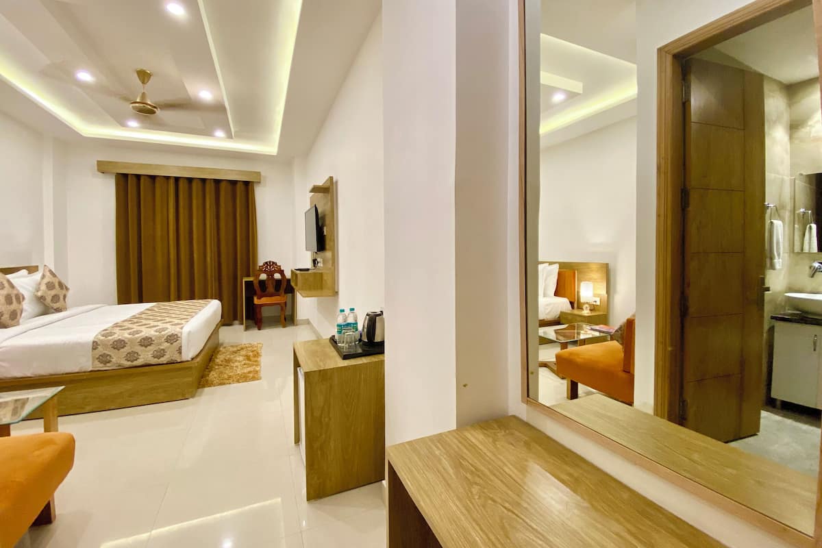 Premium Double Room | Free WiFi, bed sheets