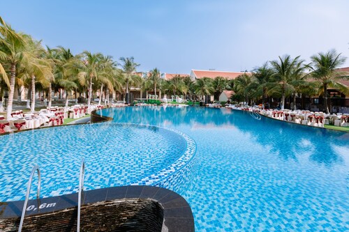 Ha Tien Xua Hotel & Resort