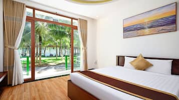 Deluxe Double Room, Balcony, Pool View | Lake view