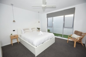 3 habitaciones, tabla de planchar con plancha, cuna de viaje y wifi