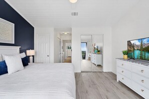 2 bedrooms, desk, iron/ironing board, free WiFi