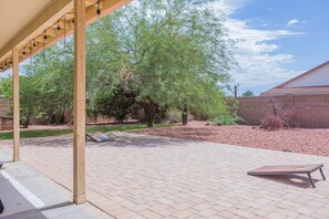 Terrace/patio - Modern House with Office, Cornhole, Near Freeways (Chandler)