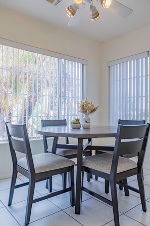 Dining - Modern House with Office, Cornhole, Near Freeways (Chandler)