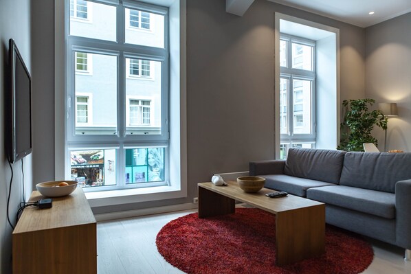 Chambre classique | Aire de séjour | Téléviseur à écran plat